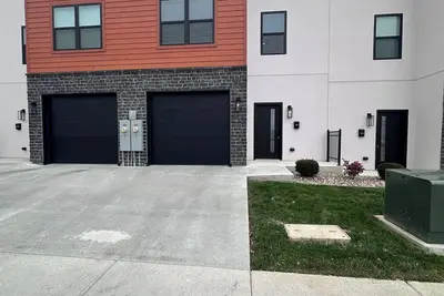 Image de New Townhome in the Q-Town!