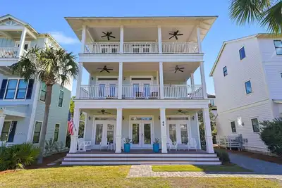 Image de Arrabella - Gulf Views with Deck & Community Pool