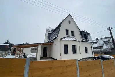 Image de Agréable appartement dans une maison de vacances avec Wifi, Tv, terrasse et parking