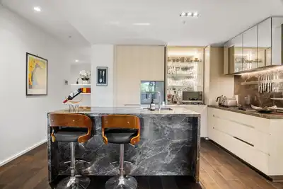 Image de Luxury 2b 2b Spacious Albert Park Lakeside Apartment with Car Park
