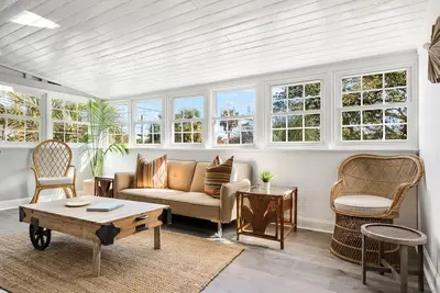 Image de Steps to the Beach! Hot Tub, Fire Pit & Playground!