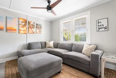 Image de Steps to the Beach! Saltwater Escape | Sleeps 9