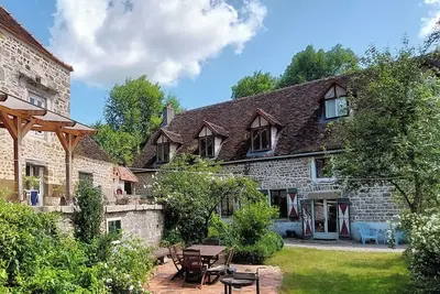 Image de Moulin Fouché | Le Moulin | Gîte avec terrasse au bord d'un magnifique lac