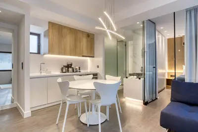 Image de Daphne by Gsm Elevated Luxury Suites
