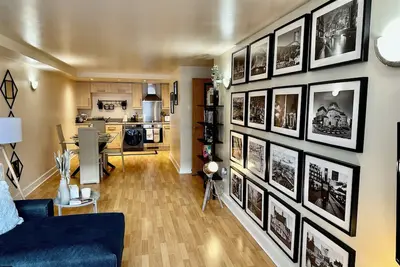 Image de Urban Chic: 2br + Free Parking