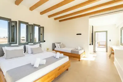Image de Penthouse Suite with Breakfast at Regency Sunset Suites | Suite E (epsilon)