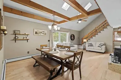 Image de 3br Lake Luzerne Retreat with Game Room & Hot Tub