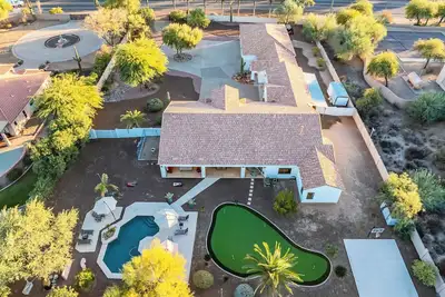 Image de Luxury 6br Estate Heated Pool, Games & Resort