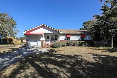 Image de Bertha's Cottage: Rec Room l Fenced Yard l Pet Friendly