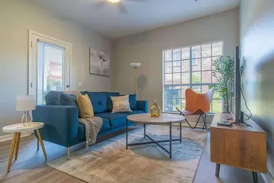 Image de Quiet 1br King Suite | Pool, Gym, Parking 02