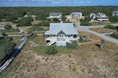 Image de Oceanfront Beach Cottage with Direct Beach Access