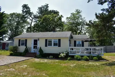 Image de Three bedroom home just. 4 miles to Inman Beach