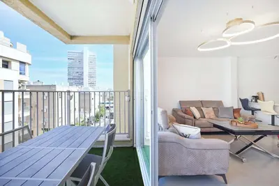 Image de 3br Beach&City Vibes in Bugrashov by HolyGuest