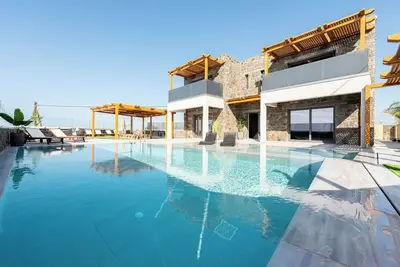 Petra Luxuria Villa with a private pool and a jacuzzi