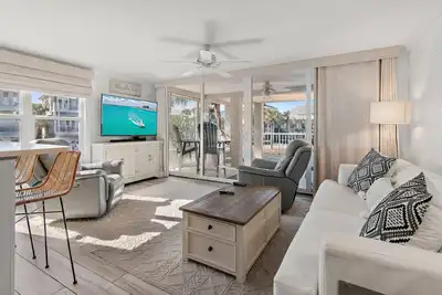 Image de 2br Condo with Expansive Veranda + Easy Beach Access | The Veranda Unit