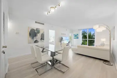 Image de Chic 2-bedroom with WiFi, fitness room in amazing Hollywood