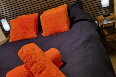 Image de Appartement-Prestige-Salle de bain privée séparée-Vue sur la cour