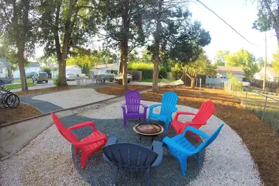 Image de Unc Hideaway | King Beds, Backyard & Bicycles