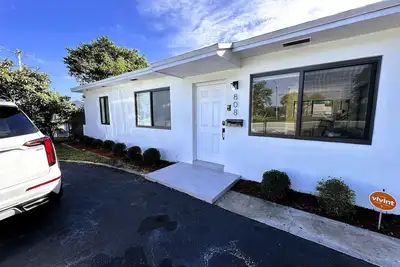 Image de Charming 3-bedroom house with Ac and WiFi in West Palm Beach