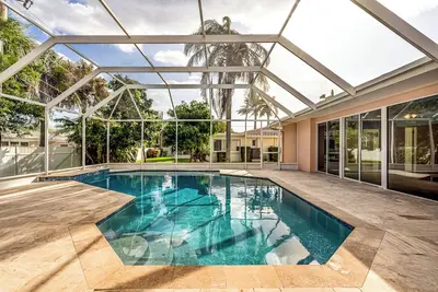 Image de Spacious 4-bedroom house, one block away from sunny Belleair Beach