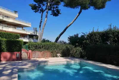 Image de Appartement 3 pièces, rez-de-jardin, piscine dans une résidence de standing