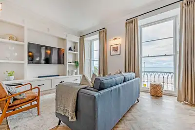 Image de Sea Salt - Tenby - Deux Chambres Appartement, Couchages 4