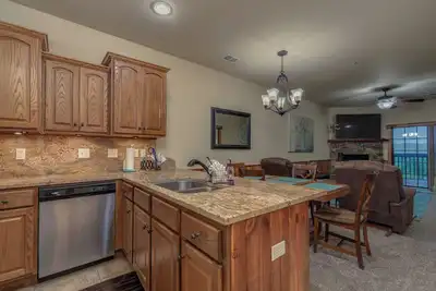 Image de 1br Village At Indian Point 503 near Sdc-Free Tickets Daily up to $500