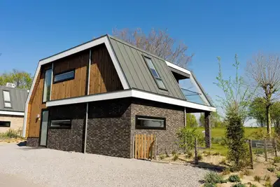 Image de Villa with 5 bedrooms, traditional sauna and a garden