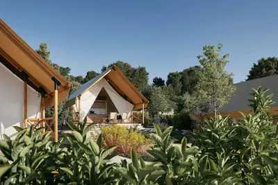 Image de Glamping tent with 3 bedrooms and a terrace