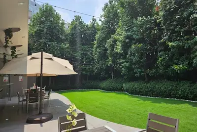 Image de 2 Comfortable Units! Steps from Art & History Museums, Parking Onsite