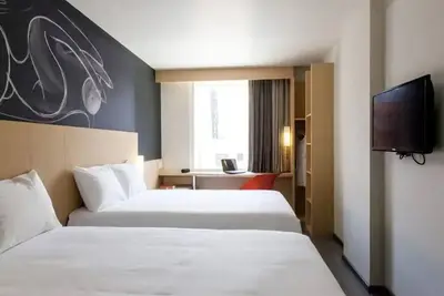 Image de 3 Convenient Units! Parking Onsite, Steps from Art & History Museums