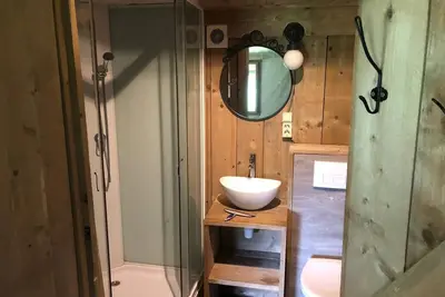Image de Glamping tent with 2 bedrooms, private sanitary facilities and a veranda