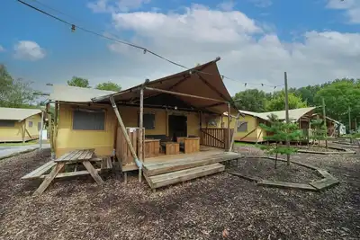 Image de Glamping tent with 3 bedrooms and a terrace