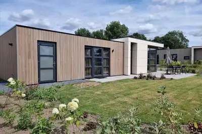 Image de Chalet for 4 persons with 2 bedrooms and terrace at EuroParcs De Hooge Veluwe