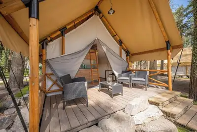 Image de Glamping tent for 6 persons and an upper floor