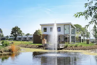 Image de Chalet with four bedrooms, two bathrooms and a jetty