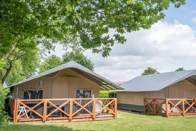 Glampingtent with 5 sleeping places and a terrace
