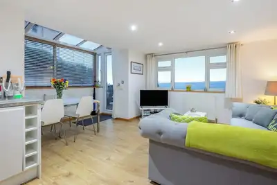 Image de Two bedroom holiday home in Goodrington, sleeps 4, with stunning sea views over Goodrington Beach.
