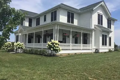 Image de Fabulous Farmhouse Getaway with Pool Near Ark Encounter - Ask About Events