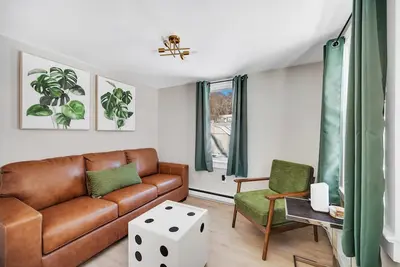 Image de Charming bungalow - All new, 5 minutes from Mohegan