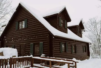 Image de Welcome to the Log Cabin.