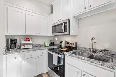 Image de Vintage \nCharming 1-bedroom house with WiFi and Ac in welcoming Fort Worth.