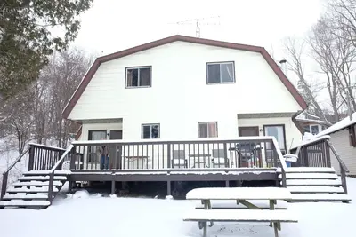 Image de Lakefront Cottage #2 - Prince Edward County - Lake Consecon Resort
