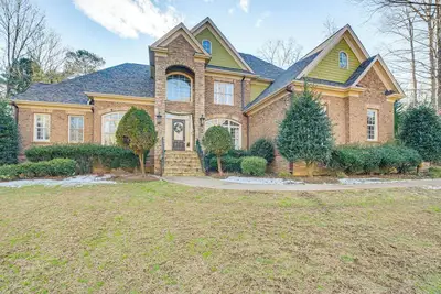 Image de 5 Mi to Falls Lake: Family Home in Raleigh