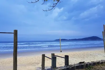 Image de Bombinhas 150 Meters from the Beach Complete Apartment With Wifi Close to the Beach