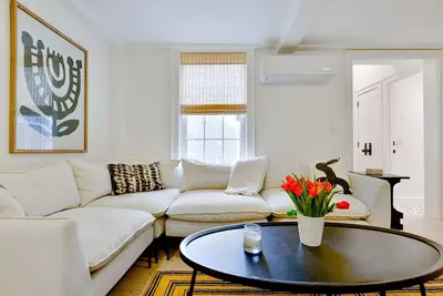 Image de Sleek Downtown Nantucket Condo