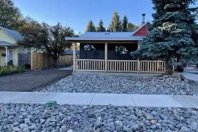 Image de Spacious Convenient Downtown Cody Location