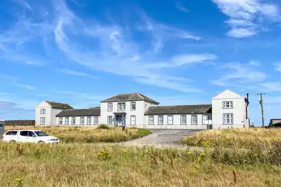 North Lodge Retreat Allonby -  a cottage that sleeps 2 guests  with sea view