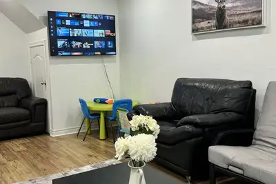 Image de cozy private basement Richmond Hill