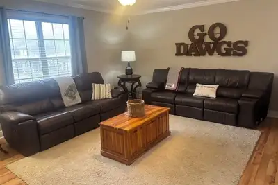 Image de Bully's Retreat is a charming 2-bedroom apartment in vibrant Starkville